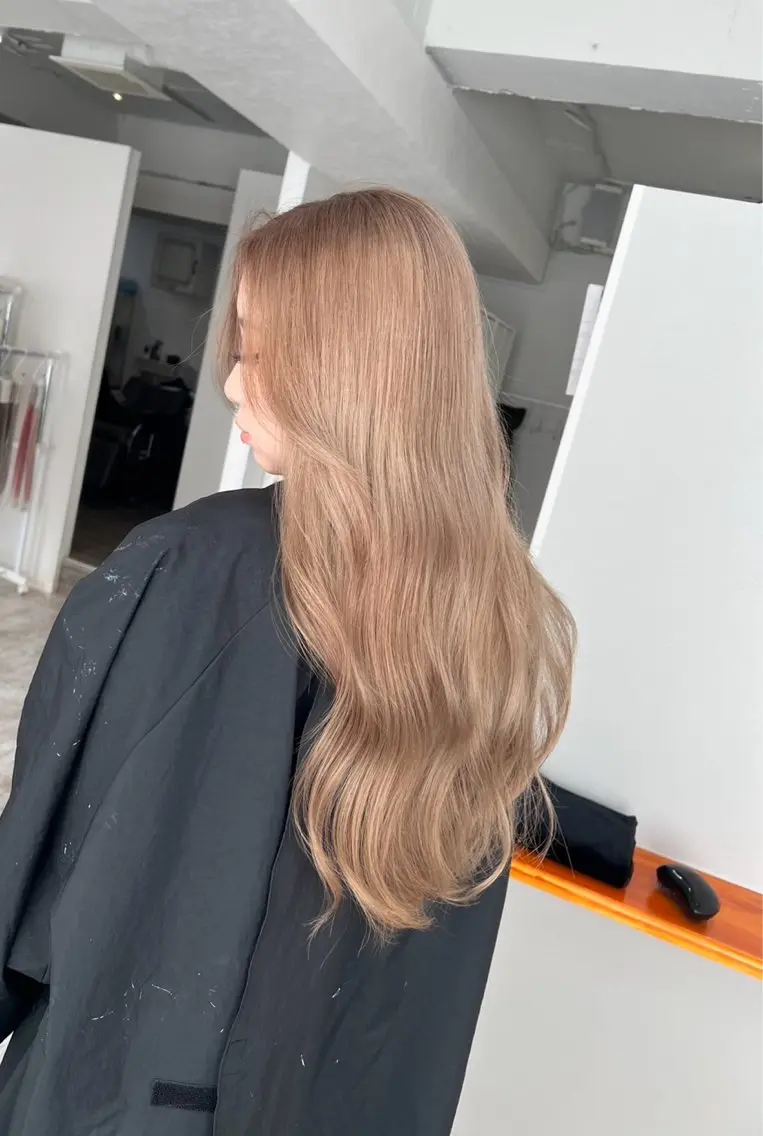 ロング カラー ベージュカラー ミルクティーベージュ ヘアカラー トリートメント 指名数No.1 /NAOYAのヘアスタイル