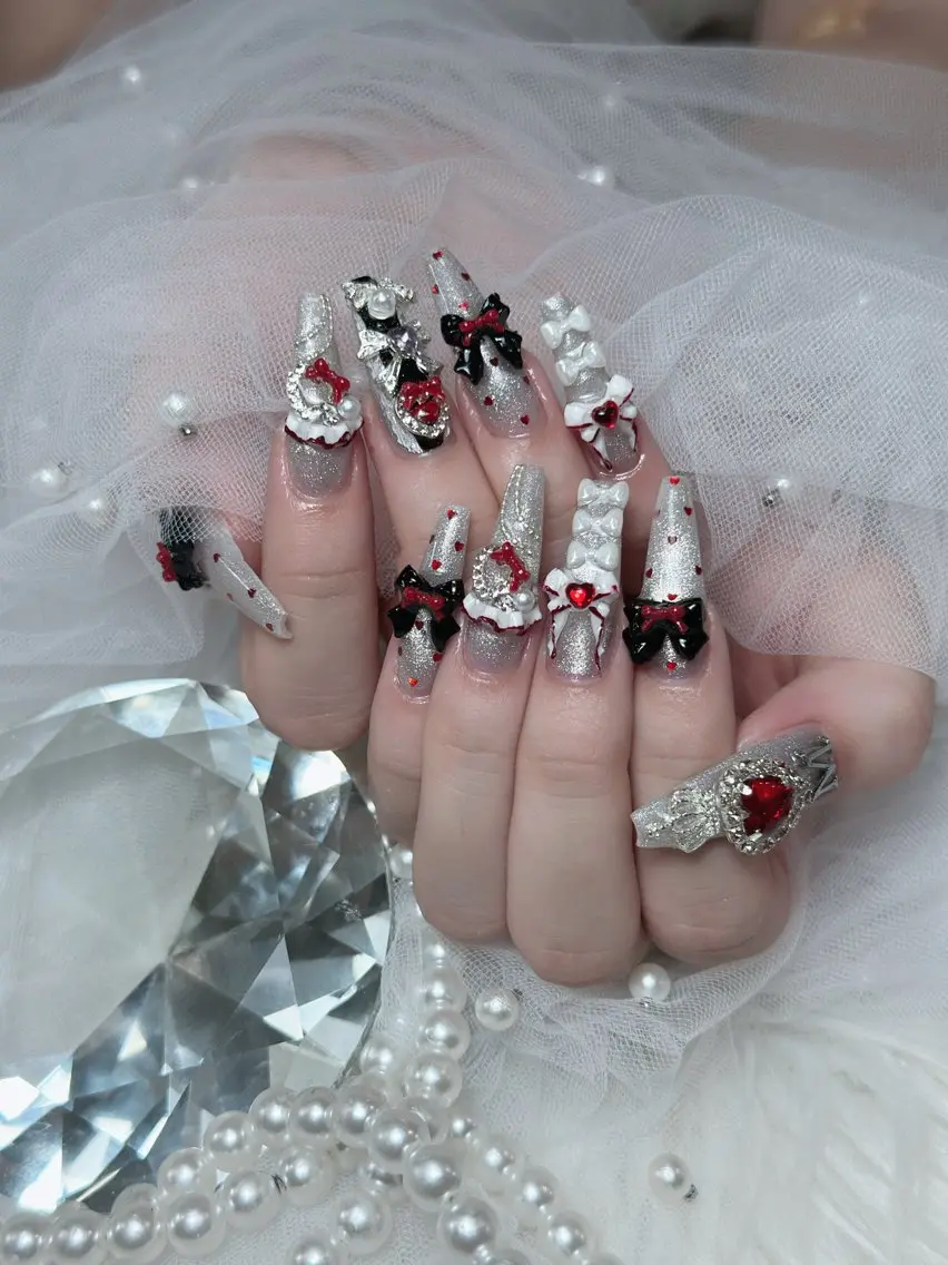 ネイル チークネイル ドット フレンチネイル グラデーション ハート ハンドネイル Julli NailStudioのネイルデザイン