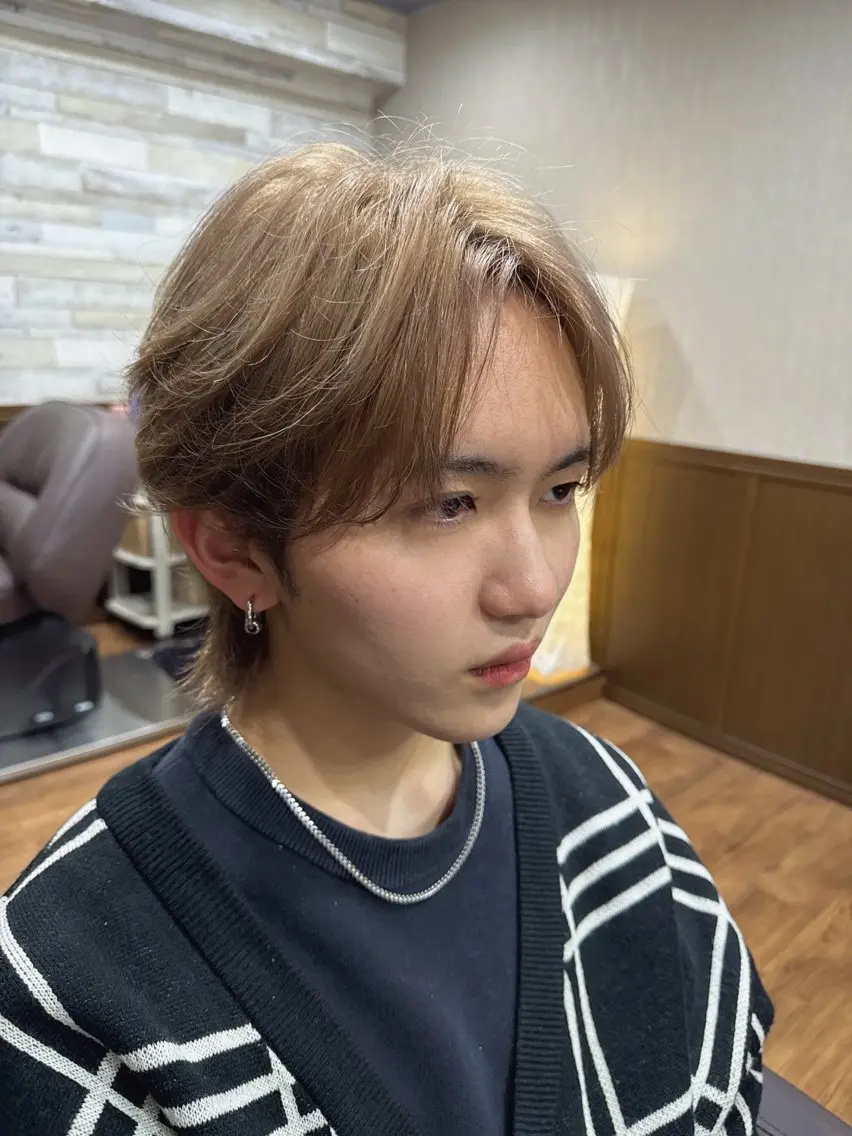 カラー メンズ メンズブリーチ ブリーチ デザインカラー 【髪質改善】 梅田　聡のヘアスタイル