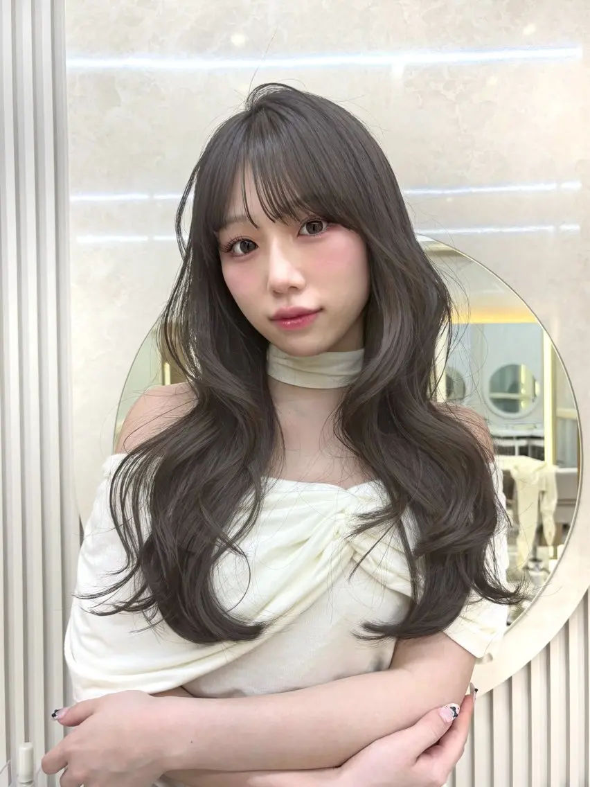 ロング 鈴木 彩莉のヘアスタイル