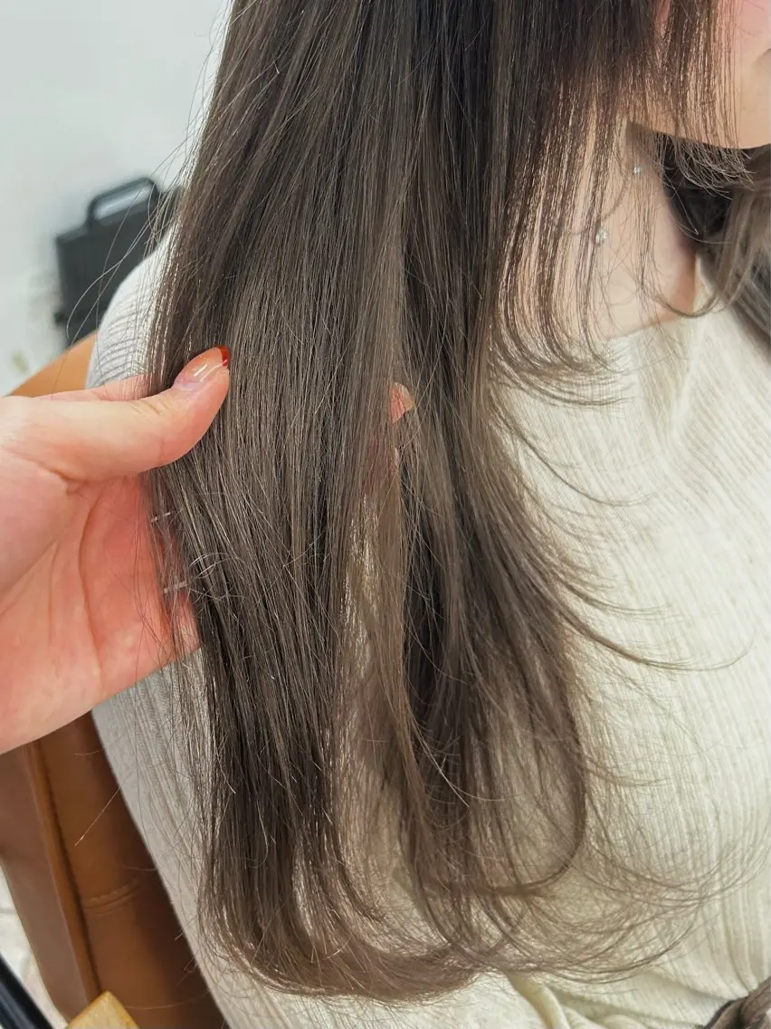 カラー ブリーチ 一條 乃亜のヘアスタイル