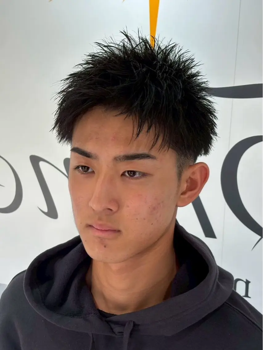 ショート メンズ アップバング 丸田 恭平のヘアスタイル