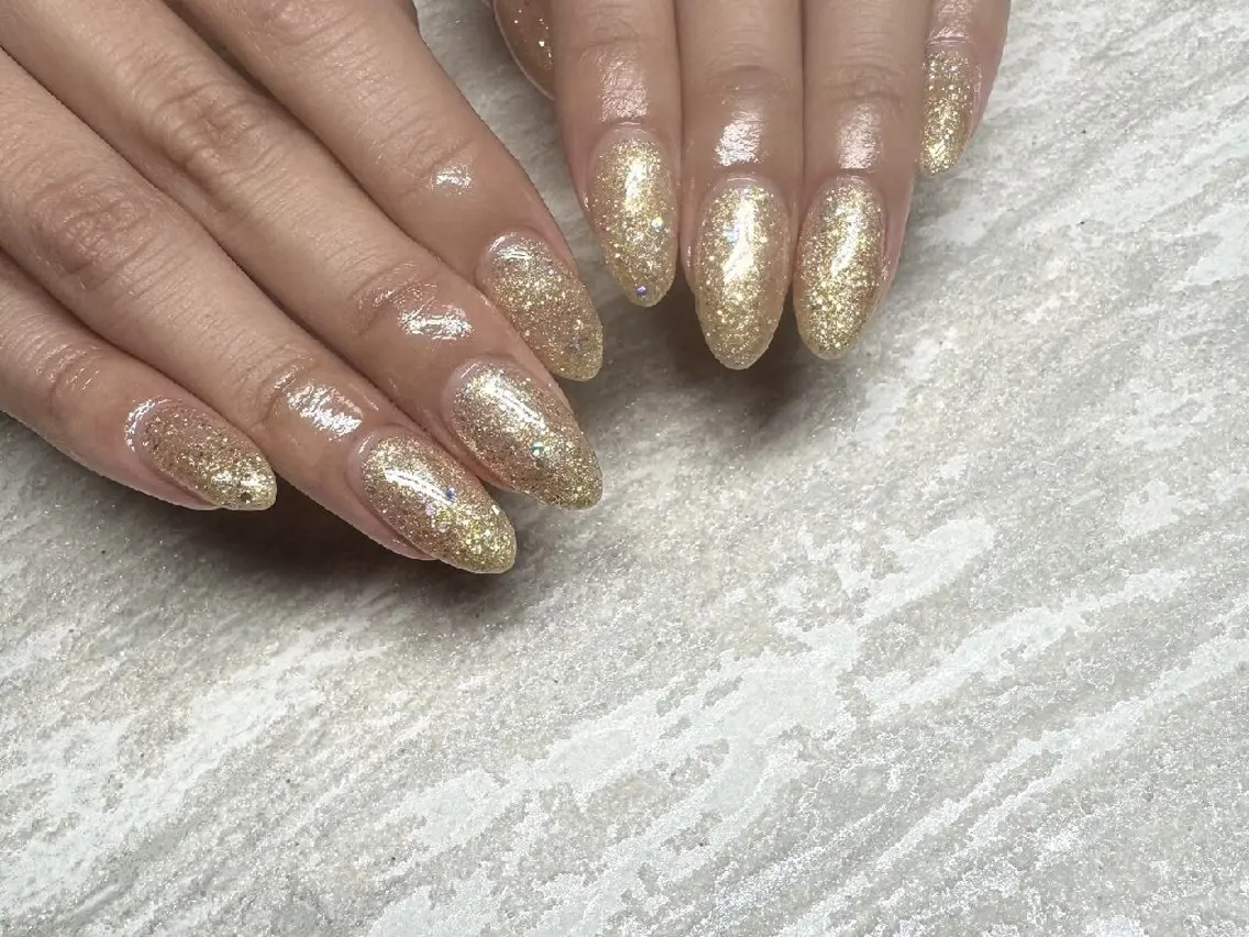 ネイル ゴールド ラメ(グリッター) JULIE NAILのネイルデザイン