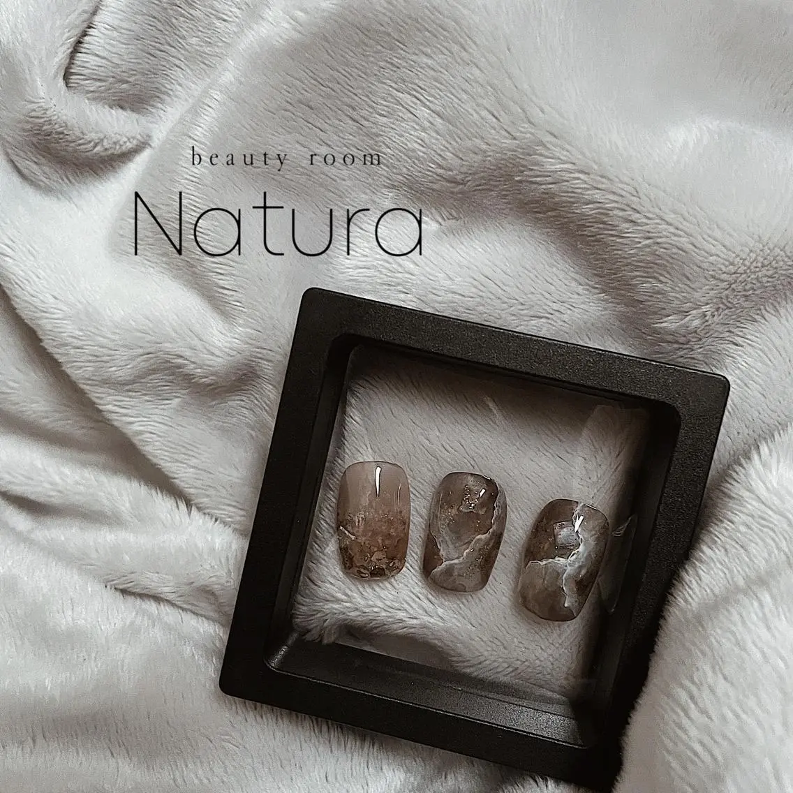 ネイル マツエク・マツパ アイブロウ ハンドネイル beautyroom Naturaのネイルデザイン
