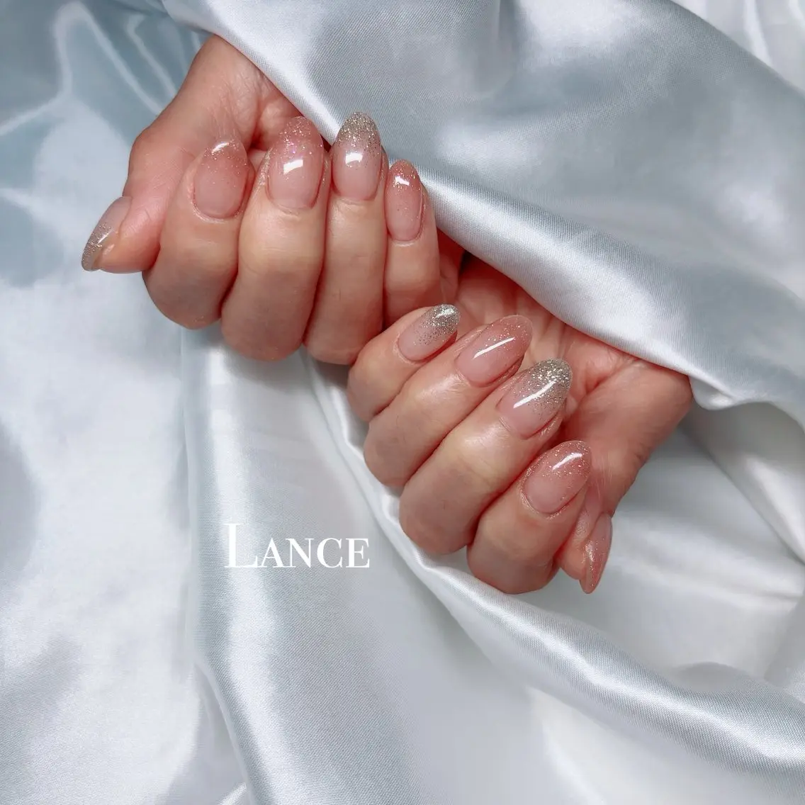 ネイル オーロラネイル フレンチネイル キラキラネイル 韓国ネイル 春ネイル ハンドネイル Lance nailのネイルデザイン