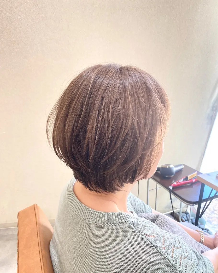 ショート カット ヘアカラー トリートメント 酸性ストレート/ブリ ーチなしWカラー河本のヘアスタイル