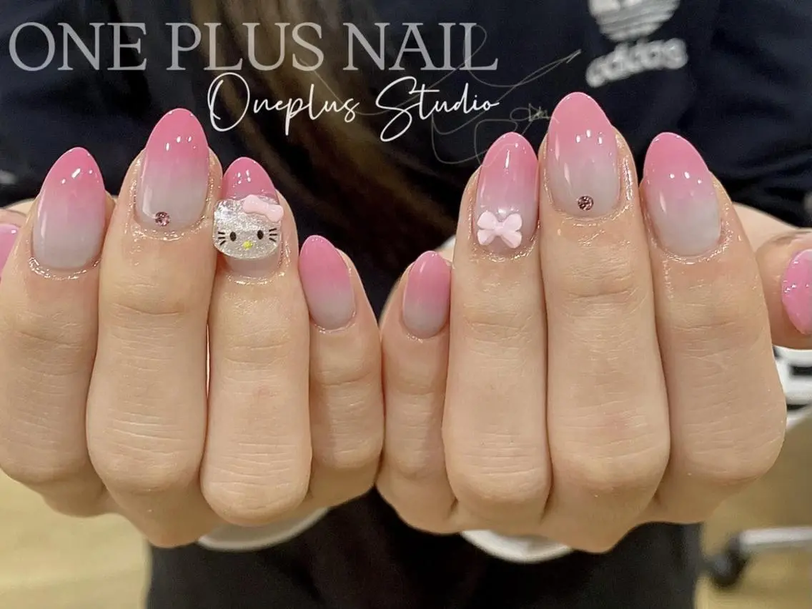 ネイル ジェルネイル キラキラネイル 韓国ネイル ラメ(グリッター) マグネットネイル ハンドネイル One Plus Nail Salonのネイルデザイン