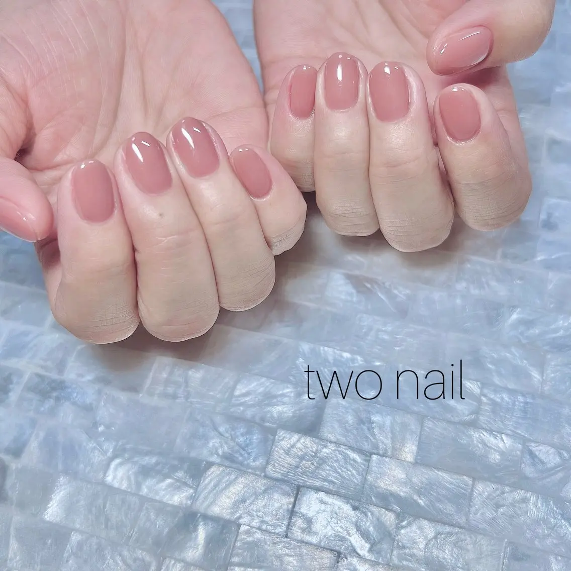 ネイル ブラウン ネイルチップ ホワイト ハンドネイル two nailのネイルデザイン
