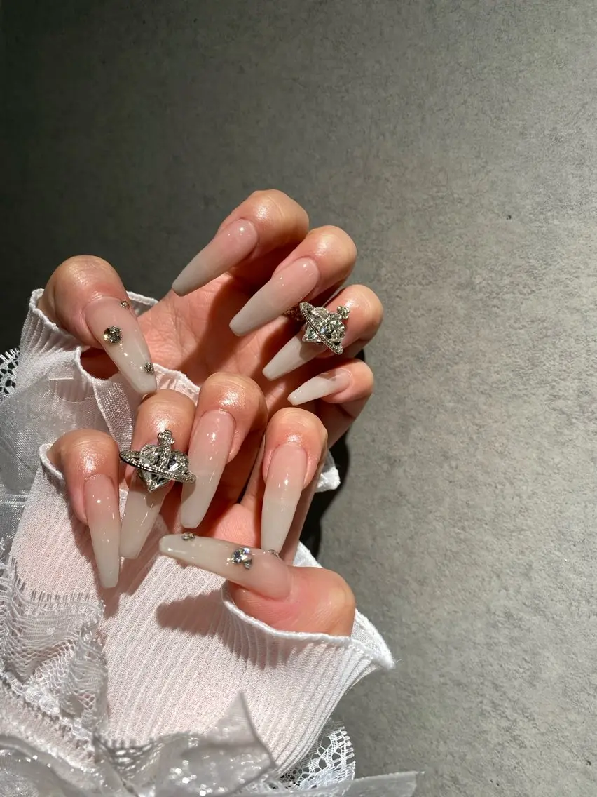 ネイル I-nailロング /ワンホン/キラキラのネイルデザイン