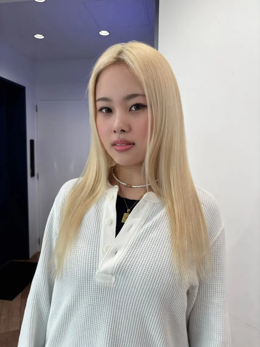 ロング ヘアカラー ブリーチ透明感カラー 🍀mizuki🍀のヘアスタイル