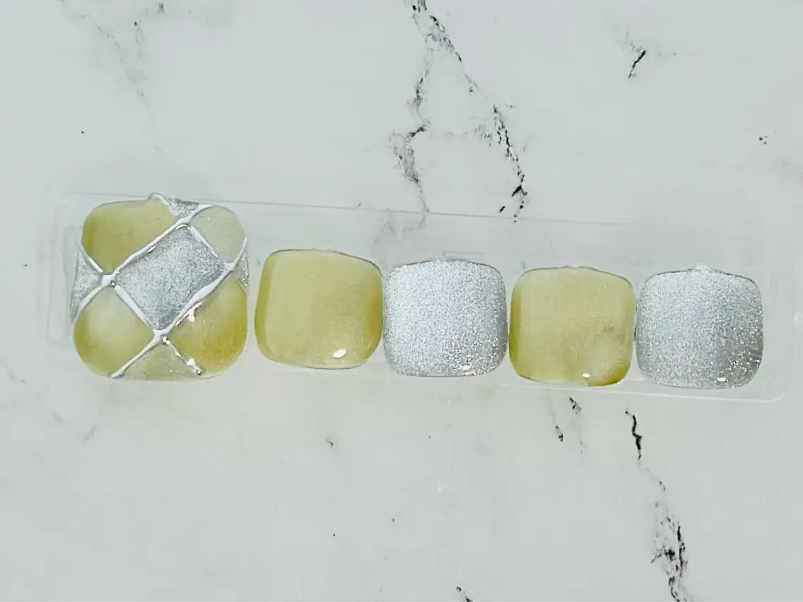 ネイル フットネイル nailsalon oluoluのネイルデザイン