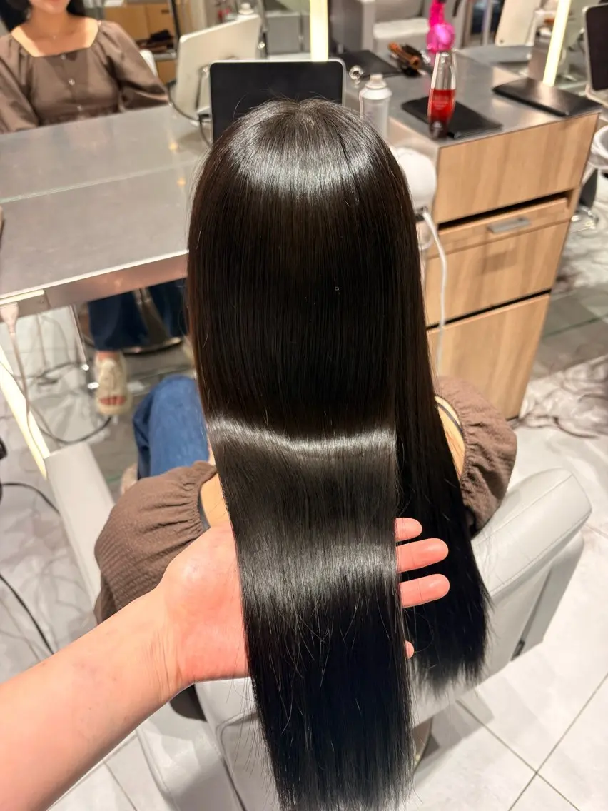 ロング 伊藤 未衣菜のヘアスタイル