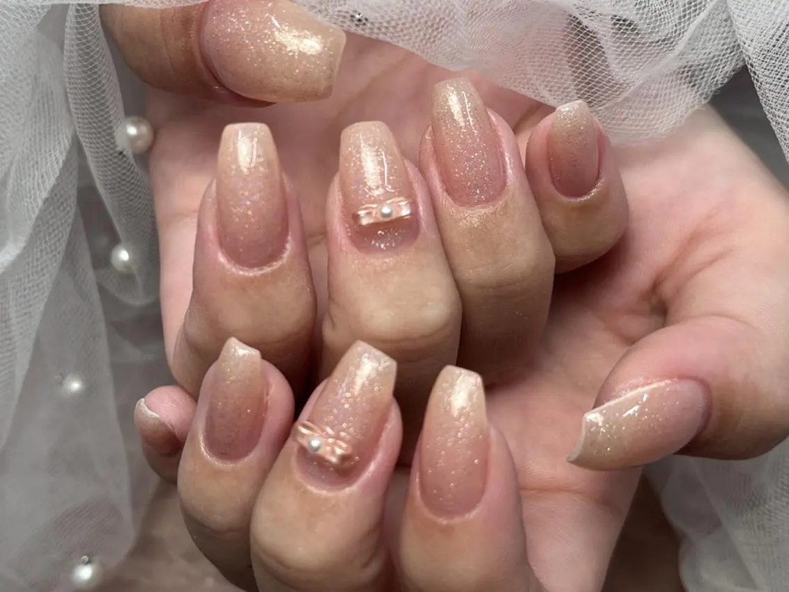 ネイル ラメ(グリッター) オフィスネイル シンプルネイル ブライダルネイル ハンドネイル ToliyDeliy Nail Salonのネイルデザイン
