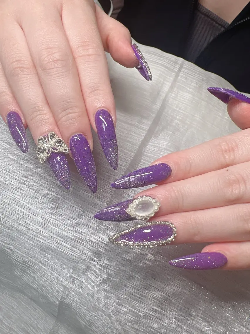 ネイル 長さ出し グラデーション 卒業式 キラキラネイル マグネットネイル Lee Nailsのネイルデザイン
