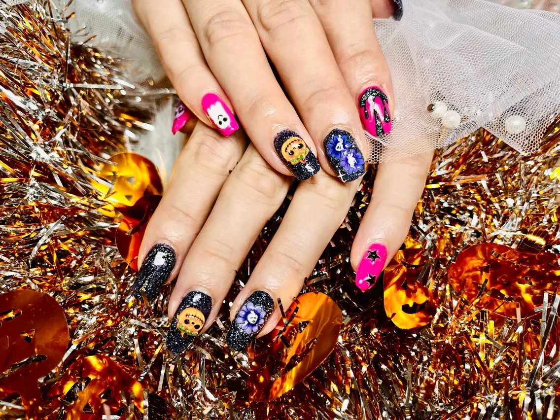 ネイル ハロウィン ストーンネイル ハンドネイル ⭐️ saki⭐️のネイルデザイン
