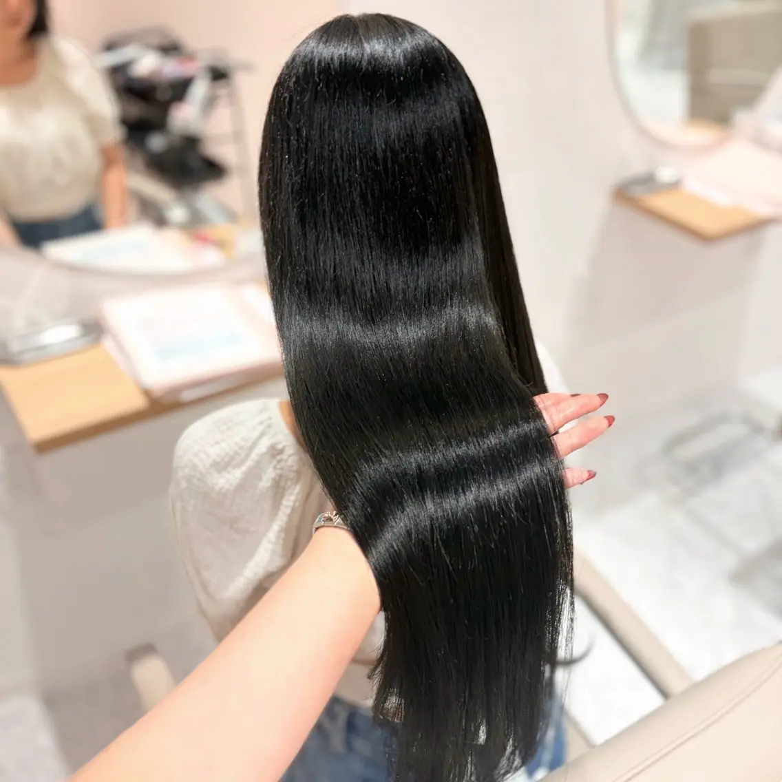ロング カラー 透明感カラー 髪質改善 ヘアカラー 透明感/艶カラー 💘Hanaのヘアスタイル
