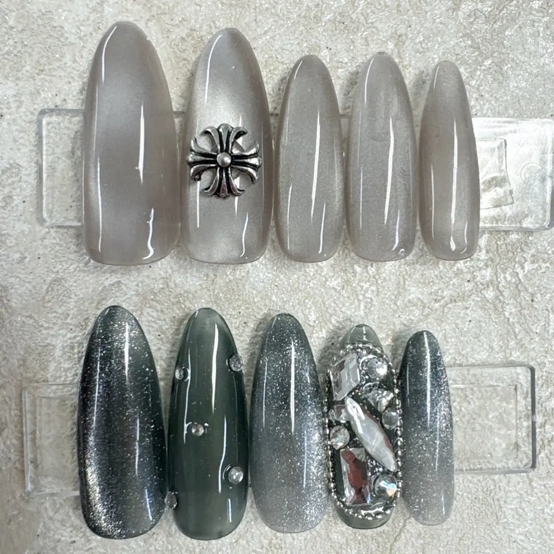 ネイル フレンチネイル ジェルネイル ガラスフレンチ ハート マグネットネイル Queeens nailのネイルデザイン