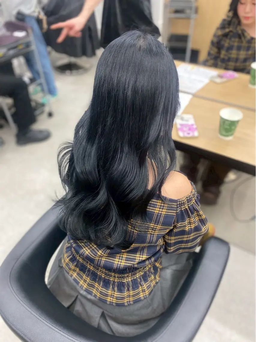ロング カラー 韓国レイヤー透明感 艶カラー美髪縮毛矯正のヘアスタイル