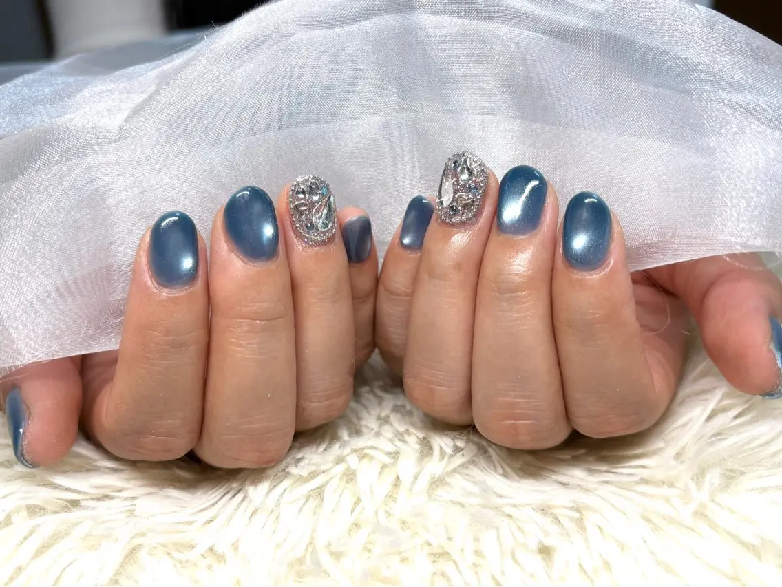 ネイル ハンドネイル パッチリオメメ Lianaのネイルデザイン