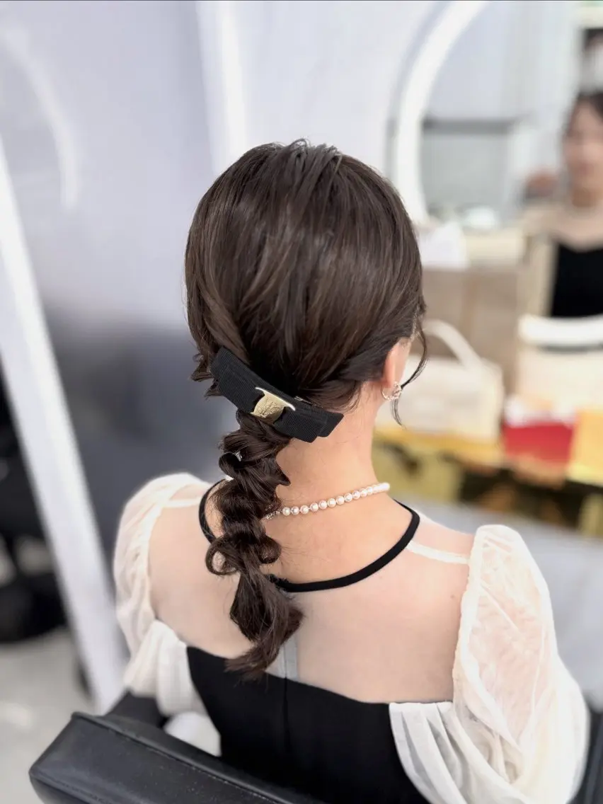セミロング ヘアアレンジ ヘアセット エクステ🩵ブリーチ 韓国ヘア🩵KAEのヘアスタイル