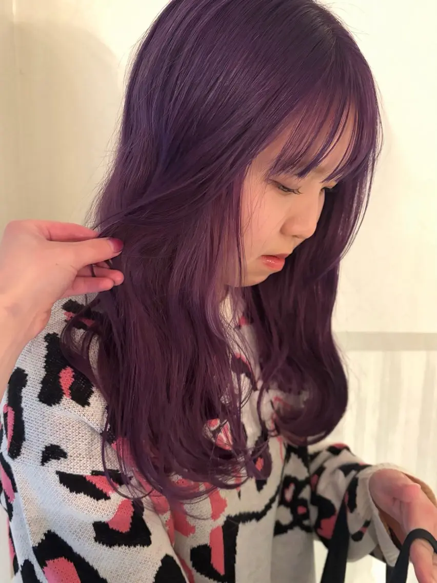 ロング カラー 本木 彩音のヘアスタイル