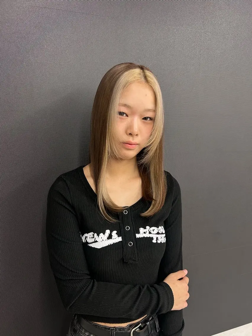 セミロング ミストバング ヘアカラー 🎀ブリーチカラー 🎀なつのヘアスタイル