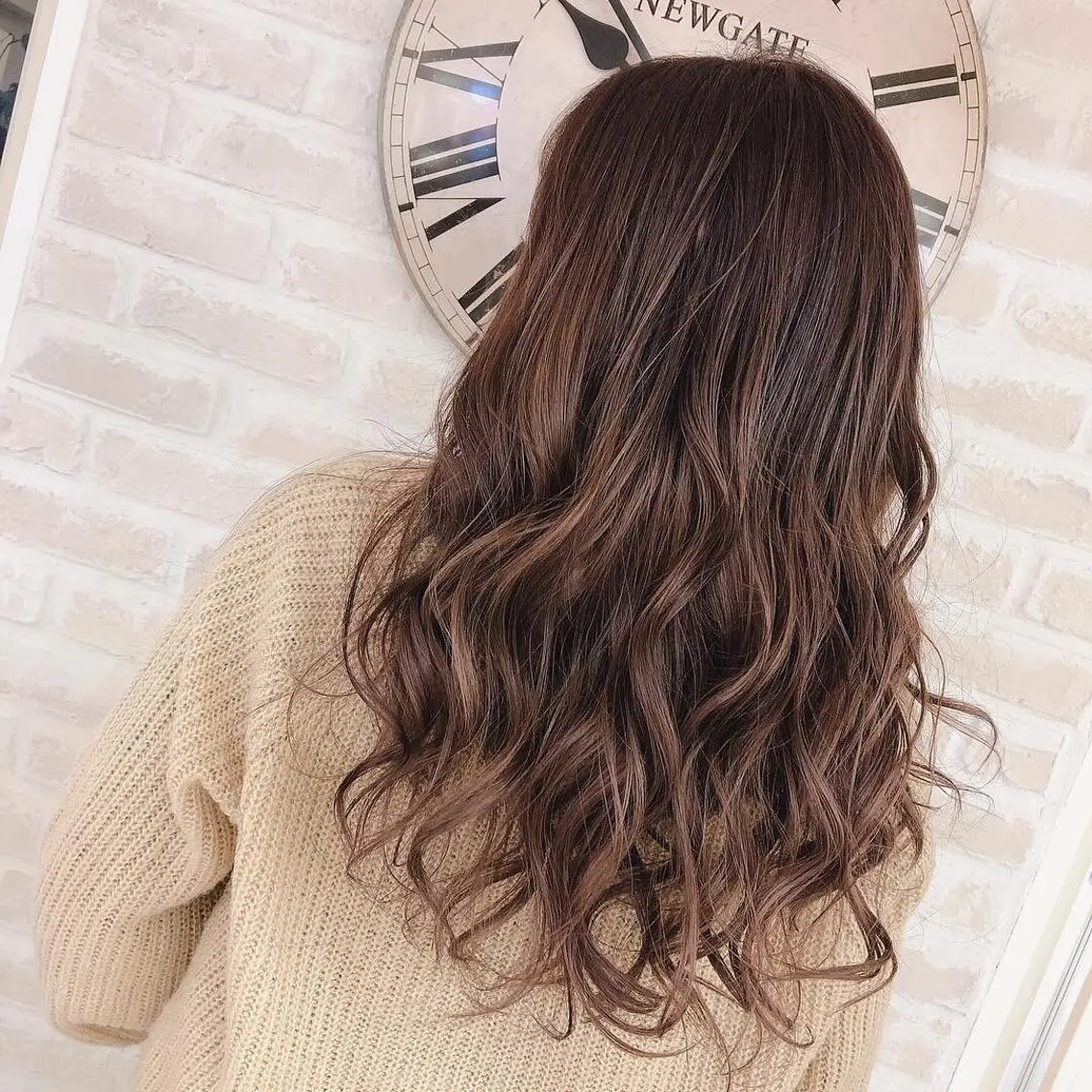 ロング カラー ブラウンカラー グラデーションカラー ピンクカラー ピンクブラウン カット ヘアカラー トリートメント ヘアセット Aujua ソムリエ 勝又舞夏のヘアスタイル