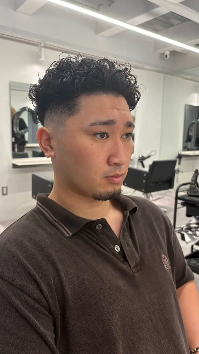 ミディアム パーマ メンズ 高橋 周のヘアスタイル