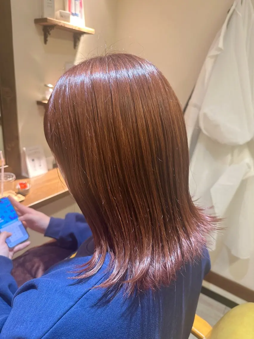 ミディアム 外ハネヘア ヘアカラー トリートメント 佐藤 真依のその他イメージ