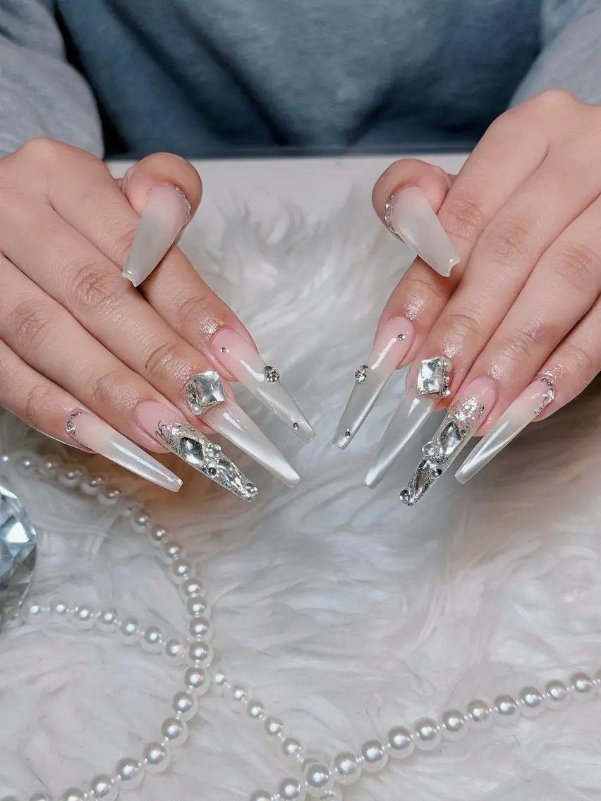 ネイル オーロラネイル ボルドー ブラウン 氷ネイル・うるうるネイル キラキラネイル ハンドネイル Julli NailStudioのネイルデザイン