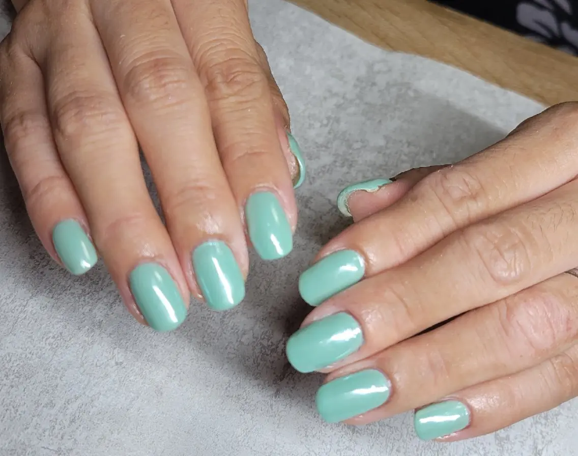 ネイル グリーン ハンドネイル nail room  eu.  Hiroeのネイルデザイン