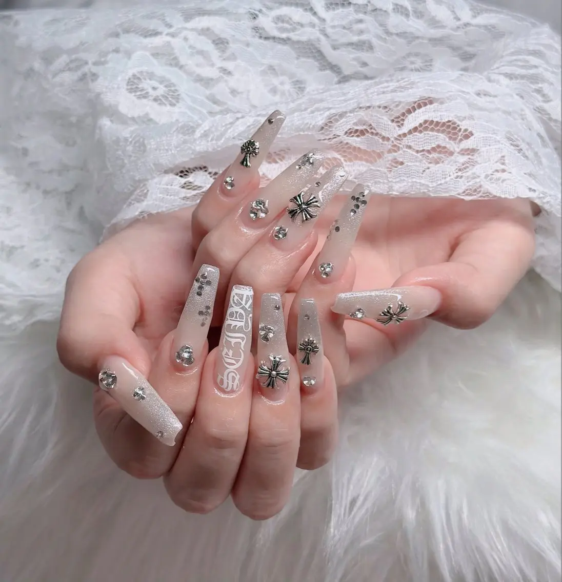 ネイル オーロラネイル フレンチネイル ジェルネイル ハロウィン 韓国ネイル ハンドネイル H.baby Nail Salonのネイルデザイン