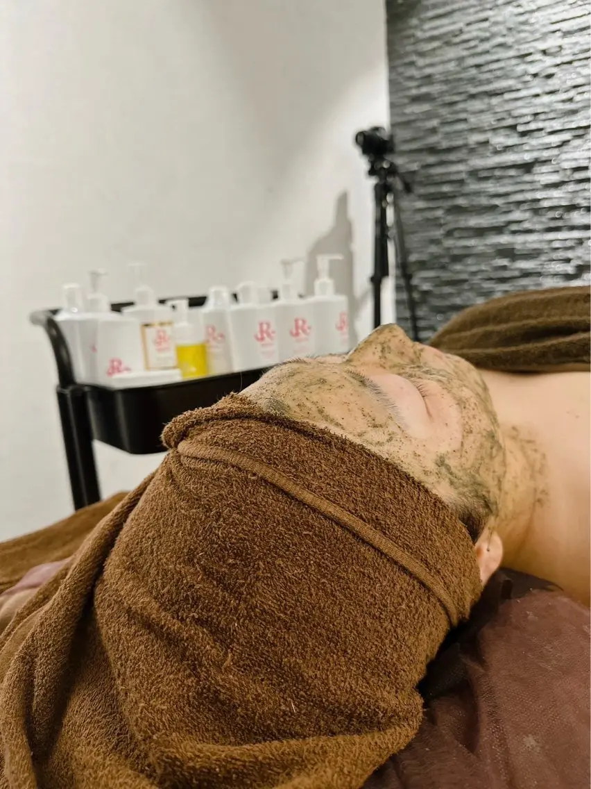 【頑固なニキビに🧏🏻♀️✨】REVIハーブピーリング🌿の写真
