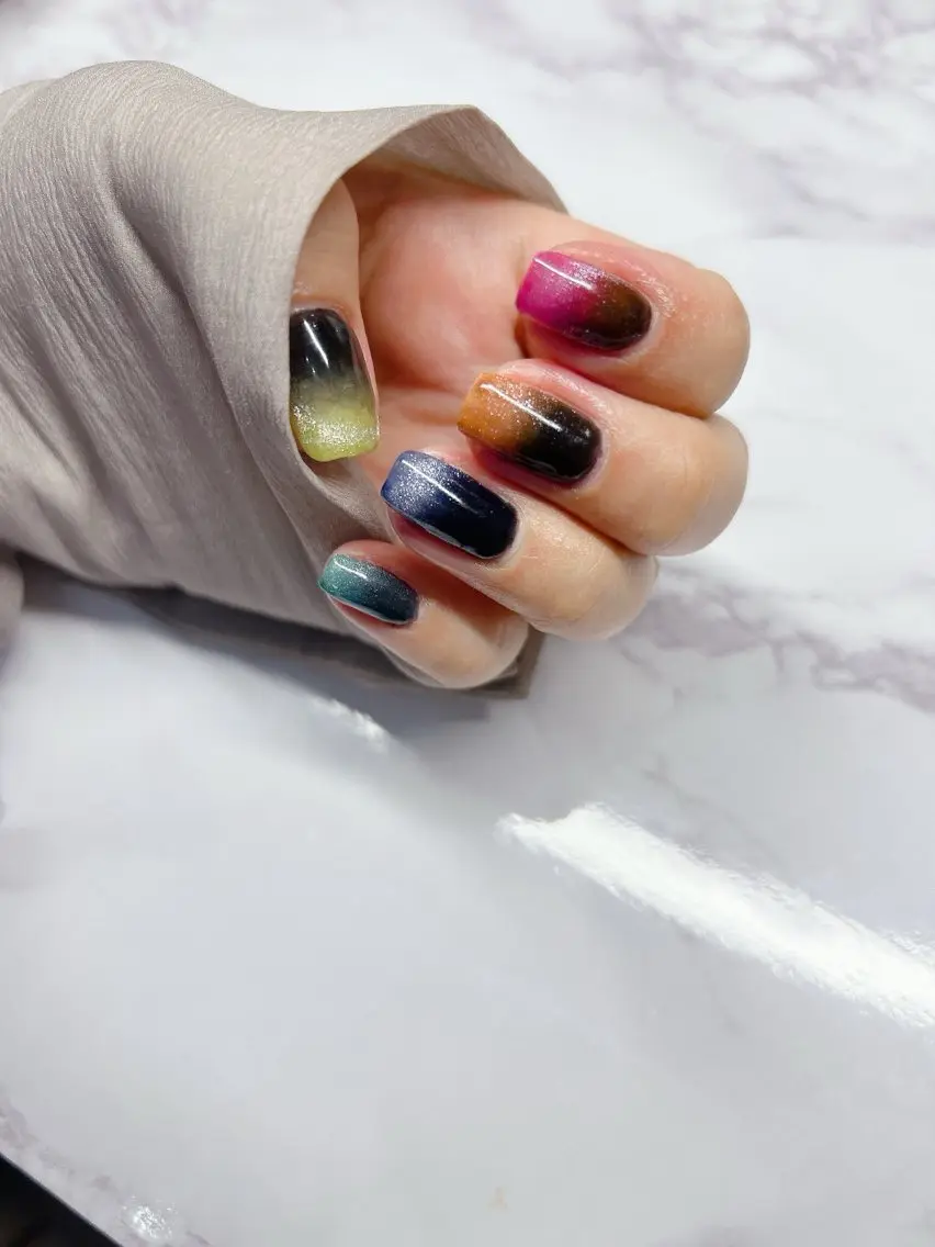 ネイル グラデーション マグネットネイル MYu Beauty Salon YURIのネイルデザイン