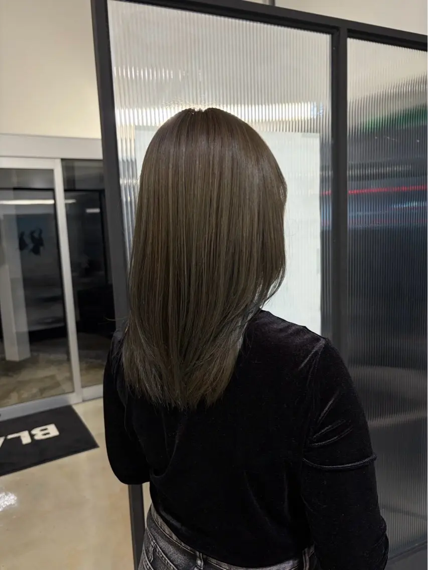 ミディアム 縮毛矯正 縮毛矯正カラー募集中 岩田隼和のヘアスタイル