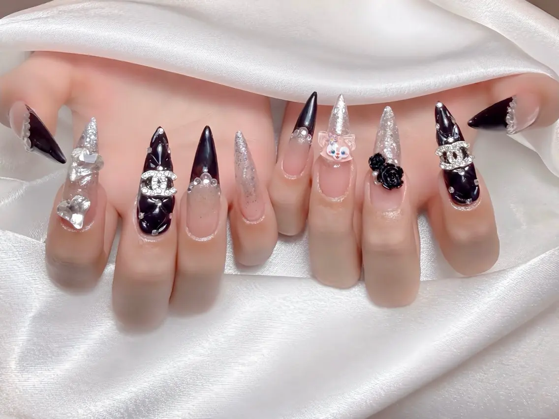 ネイル ブルー フラッシュネイル フラワーネイル ホログラムネイル キラキラネイル ハンドネイル Rin Nail 新大久保店のネイルデザイン