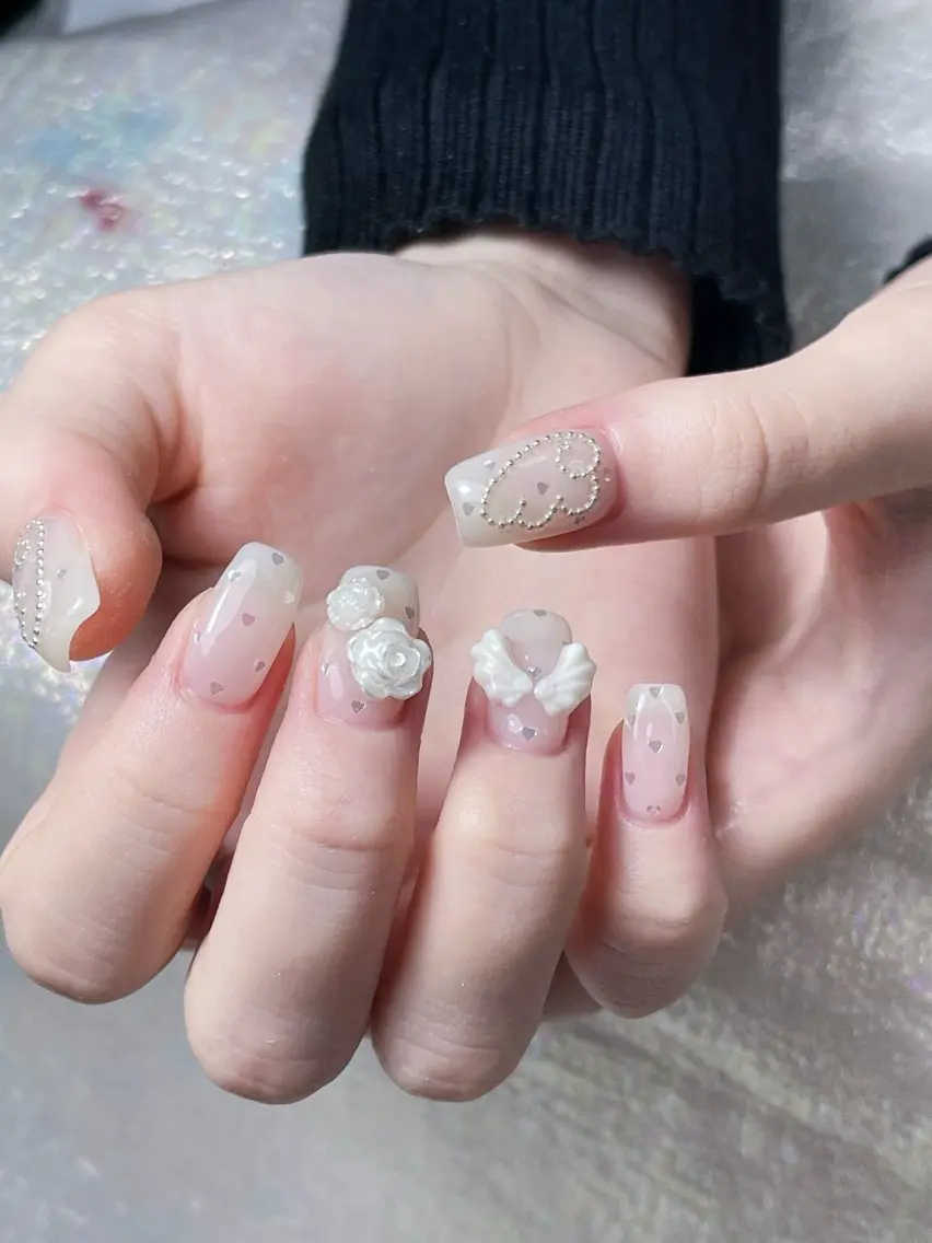 ネイル ハンドネイル Queens ciciのネイルデザイン