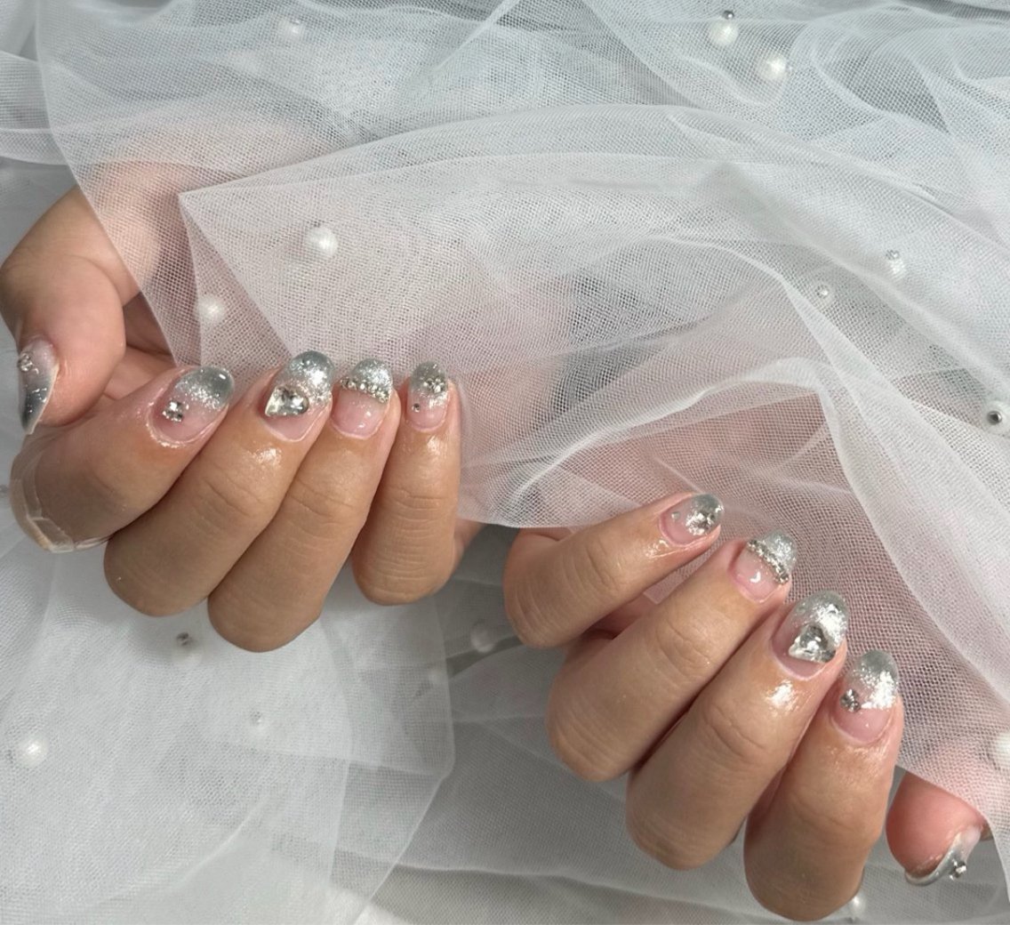 ネイル ハンドネイル フットネイル LAVISH sakiのネイルデザイン