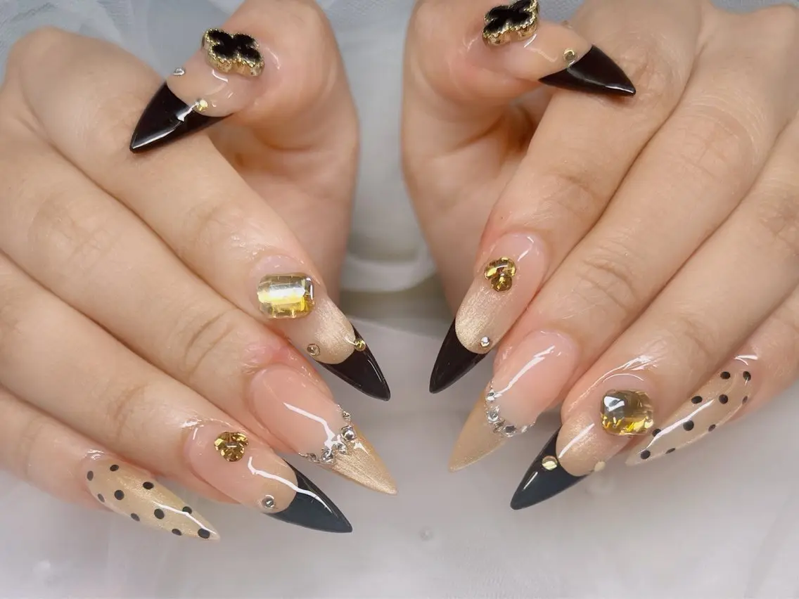 ネイル ブルー チークネイル ドット フレンチネイル ジェルネイル ハンドネイル Kei Nail 長さ出し 付け放題のネイルデザイン