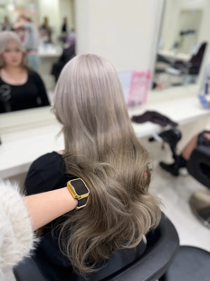 ロング ヘアカラー トリートメント ️🫧 AINE 🫧ハイトーンカラーのヘアスタイル