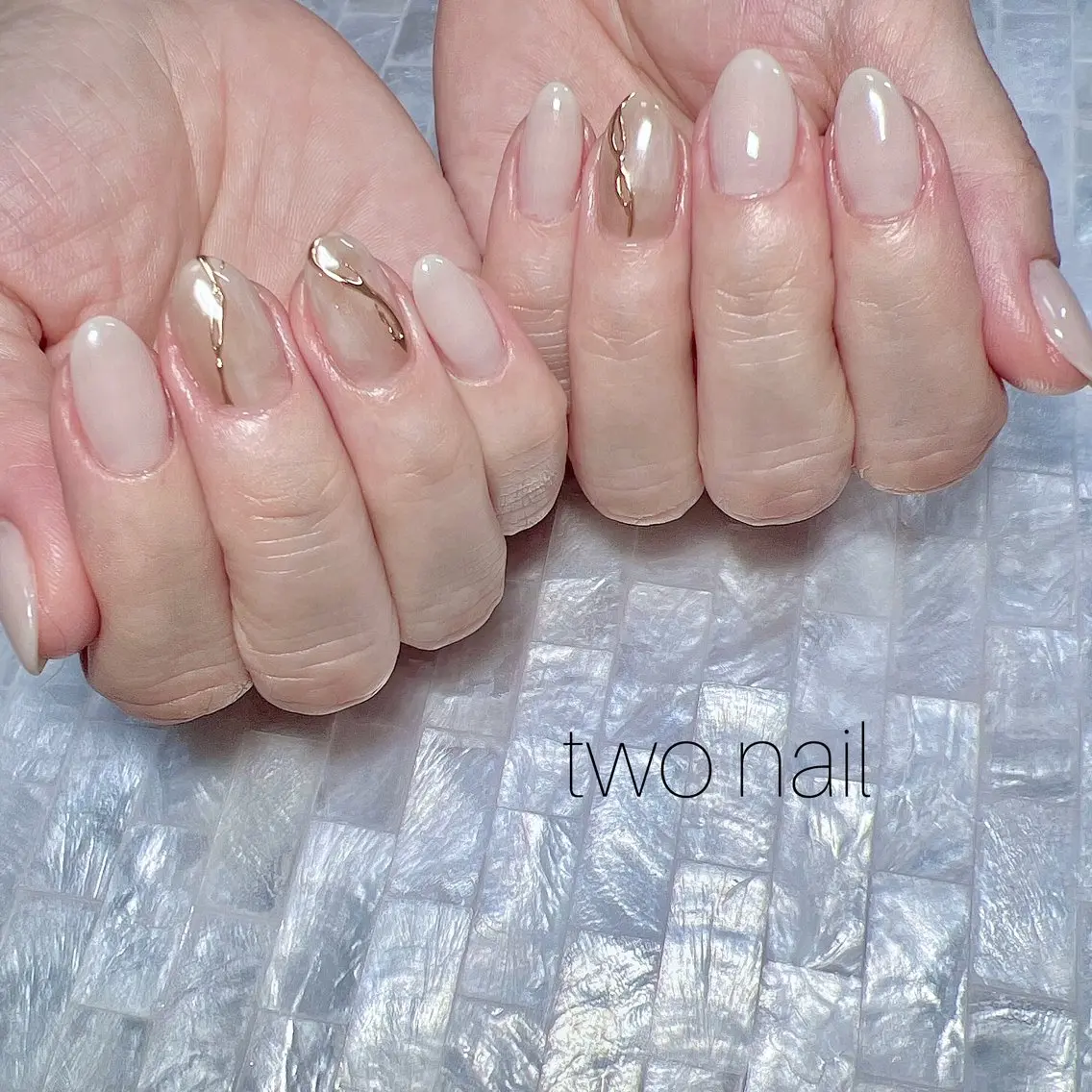ネイル アートネイル ブラウン ネイルチップ ホワイト ハンドネイル two nailのネイルデザイン