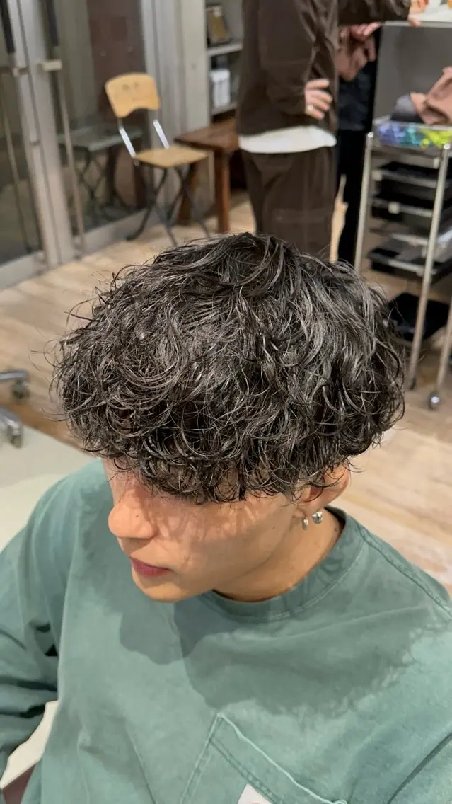 パーマ メンズ メンズパーマ カット パーマ fifth原宿 宮部蓮のヘアスタイル