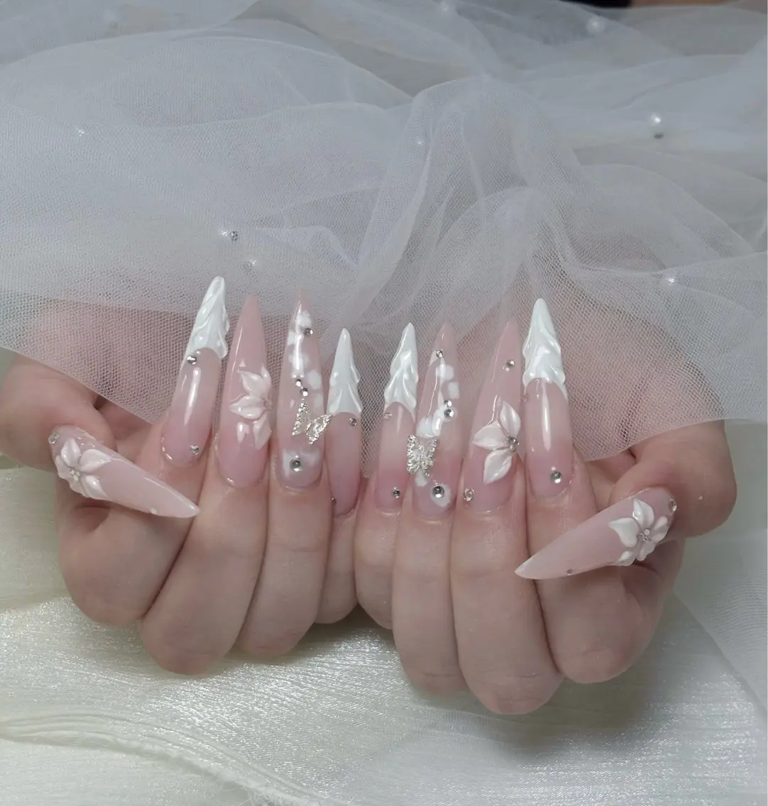 ネイル フレンチネイル ジェルネイル 韓国ネイル マグネットネイル 持ち込み ハンドネイル Royal nail_Mimiのネイルデザイン