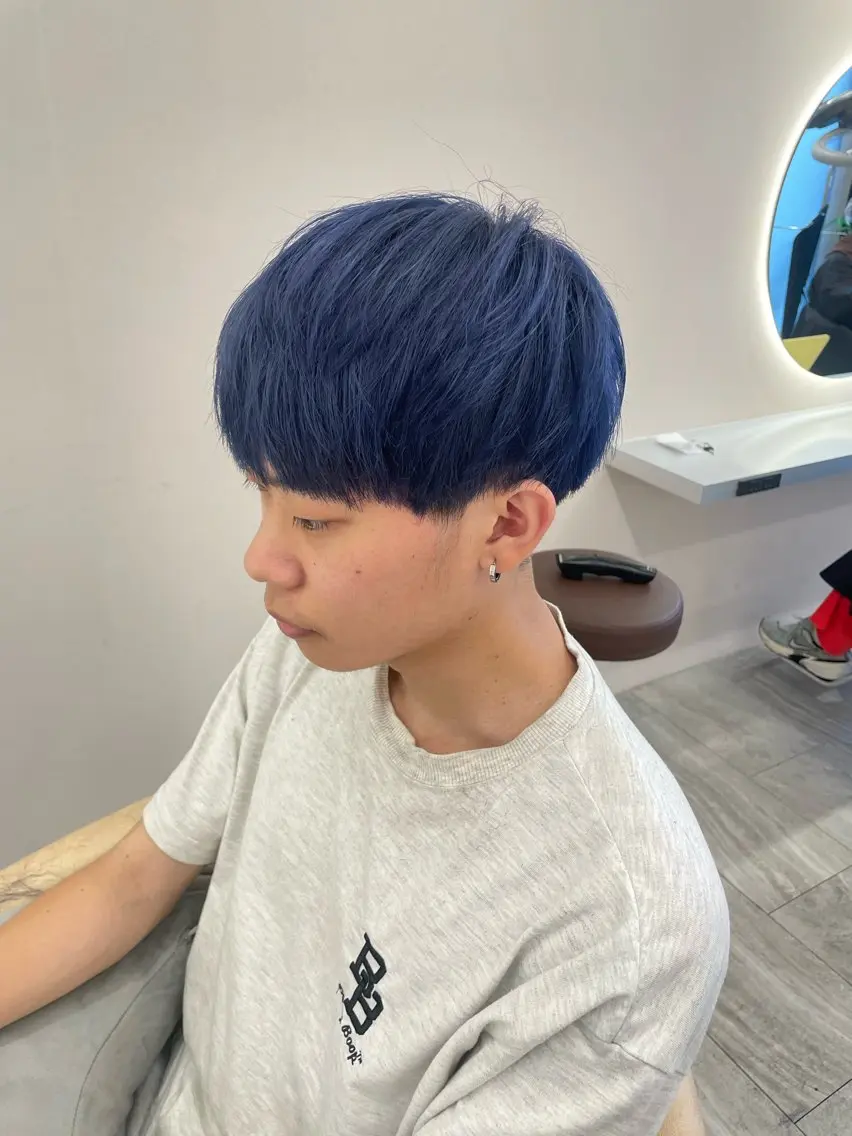 ショート ヘアカラー 🦋MAHO🦋 デザインカラーのヘアスタイル