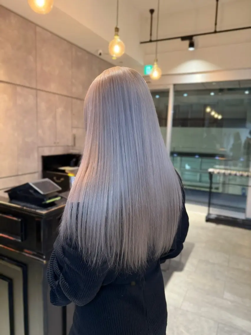 ロング カラー 🎀ハイトーン・艶 カラー HANA🎀のヘアスタイル