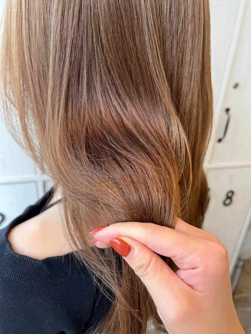 ロング カラー ルプラボウ 尾関　唯那のヘアスタイル