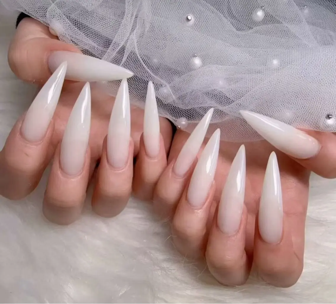 ネイル UMI ネイルサロン新宿🎀のネイルデザイン