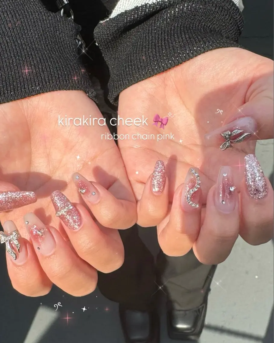 ネイル チークネイル グラデーション キラキラネイル 韓国ネイル ラメ(グリッター) nail salon Lumoreのネイルデザイン