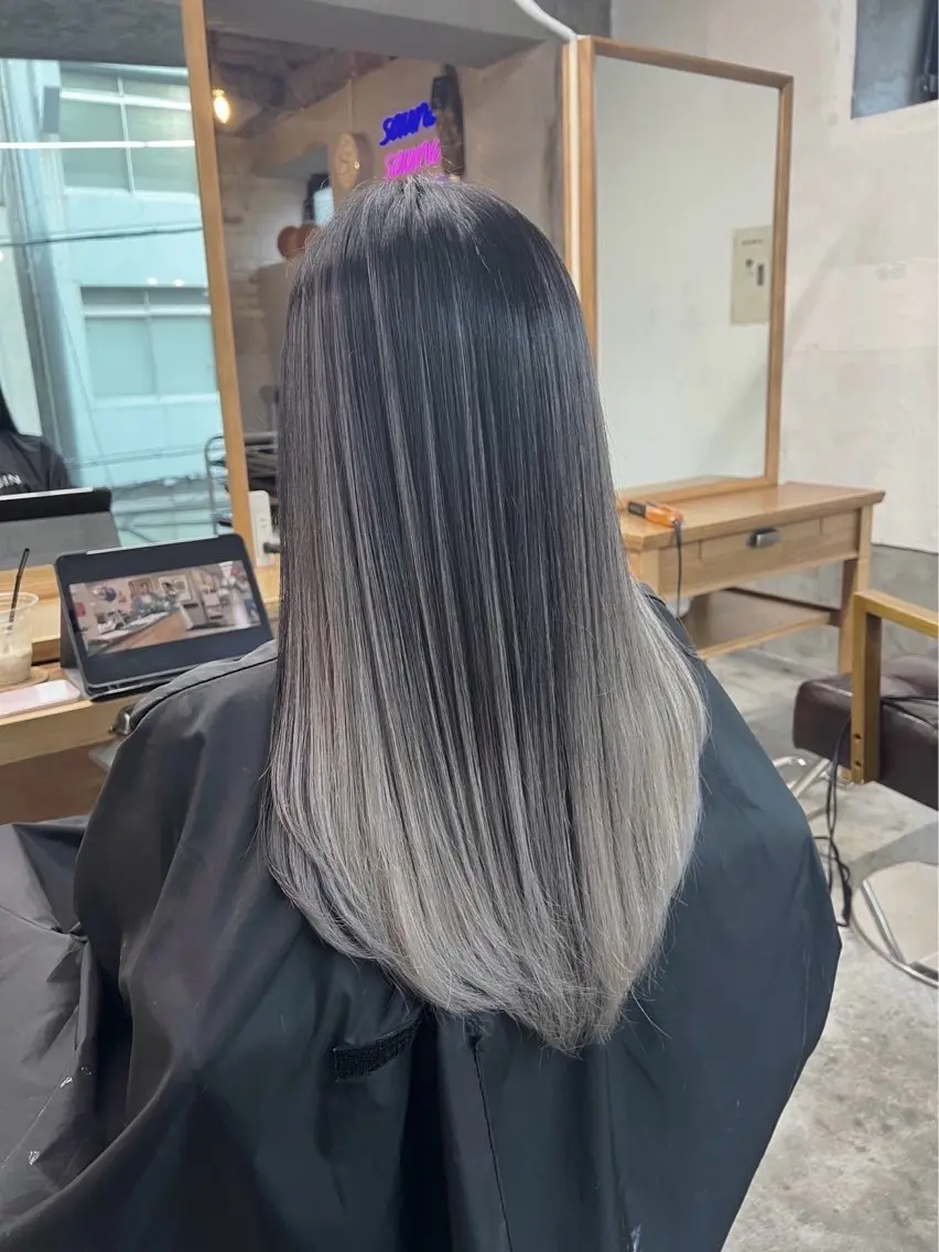 セミロング カラー バレイヤージュ レイヤーカット ヘアカラー トリートメント 指名数No.1 /NAOYAのヘアスタイル