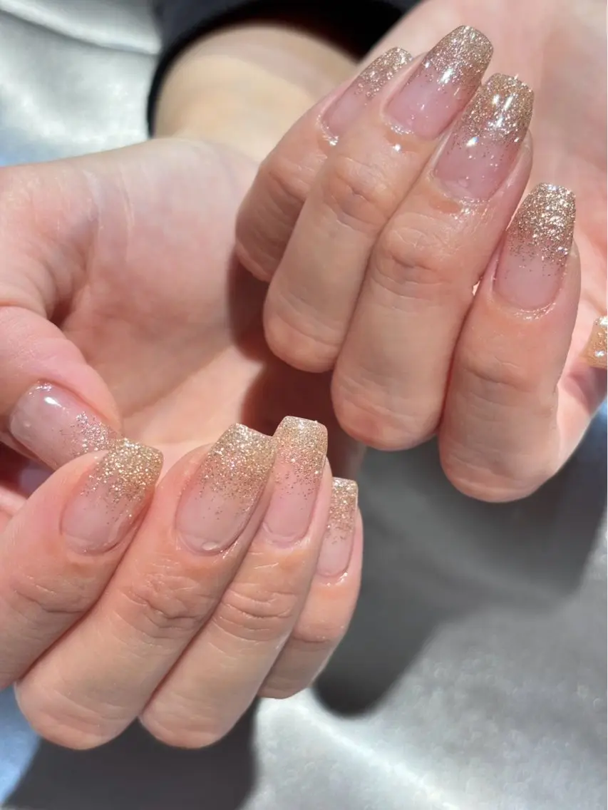 【オフ無料】ラメグラデーション💅の写真
